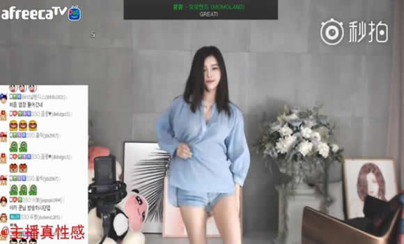 尹素婉跳掉衣服视频：尹素婉简介与直播平台