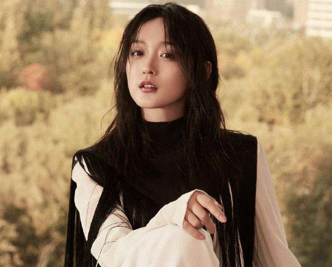 何泓姗家里好有钱，何泓姗个人资料简介及年龄