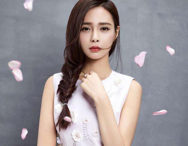 沈梦辰家里很穷吗？沈梦辰家里是做什么的