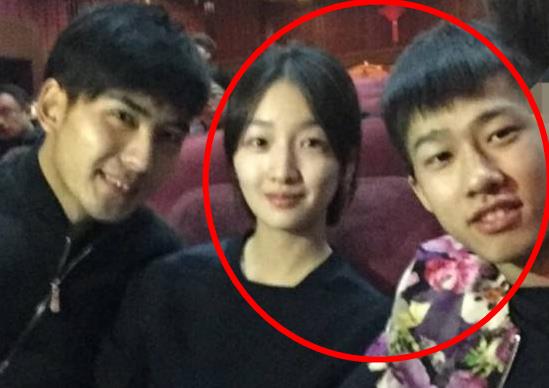 周冬雨田明鑫不拉窗帘