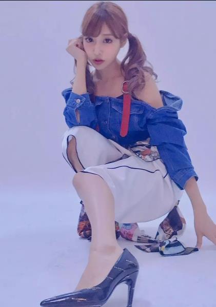 明日花绮罗照片资料