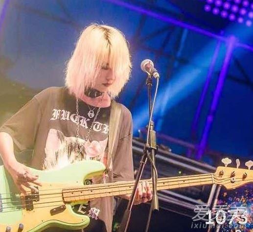 新裤子乐队女贝斯手赵梦简介照片