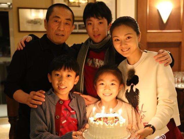 陈婷怎么认识张艺谋的，张艺谋怎么看上陈婷的