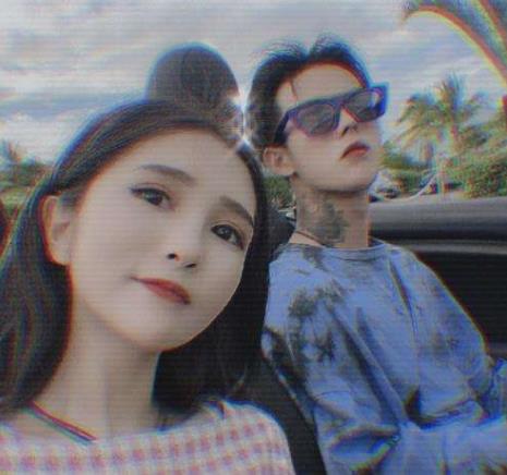 何婧婧家庭背景