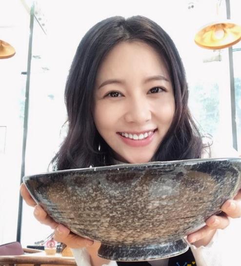 陈雅婷照片资料
