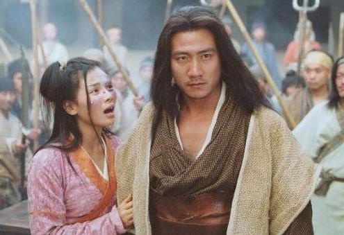 胡军演的乔峰怎么样？黄日华和胡军的乔峰那个好