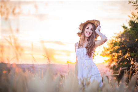 太阳穴下凹多灾多难