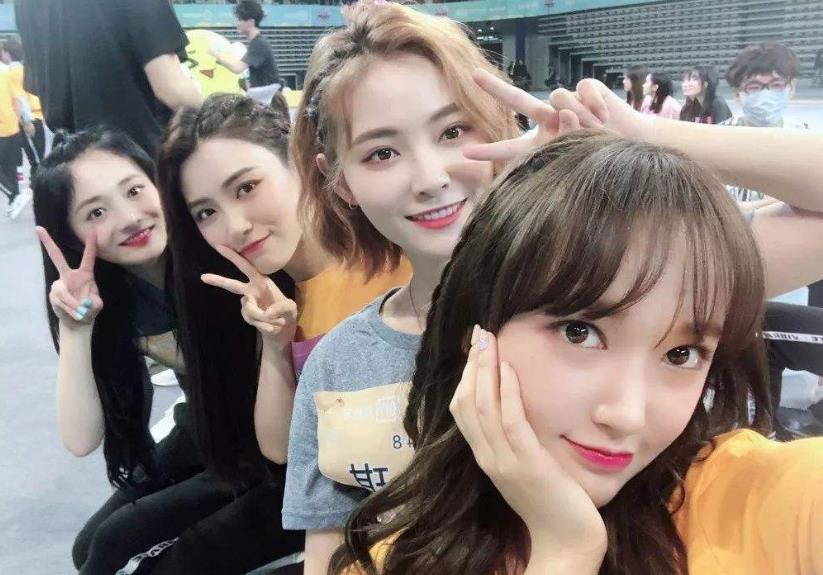 周洁琼和许佳琪