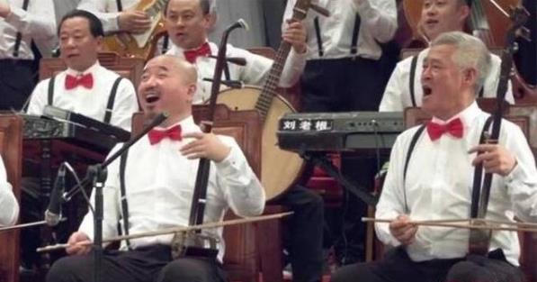 赵本山携赵家班合体表演