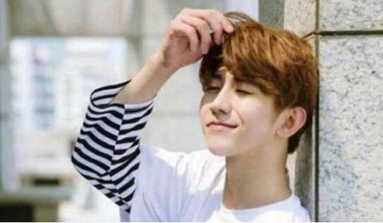 蔡徐坤家庭背景介绍：蔡徐坤妈妈是演员徐静吗？