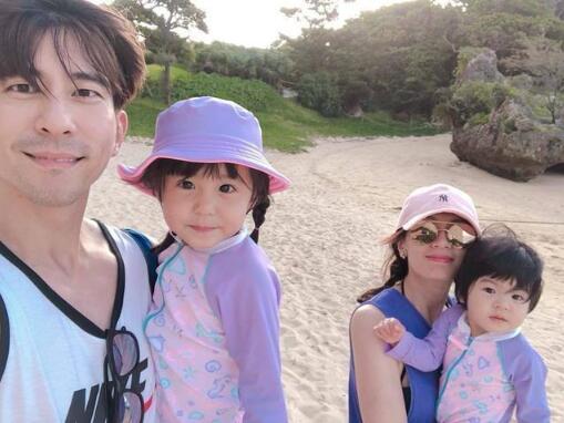 贾静雯家庭背景及心酸往事：令人心疼（图）