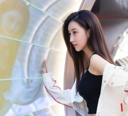 陈楚月个人资料及感情经历：陈楚月泳装图片