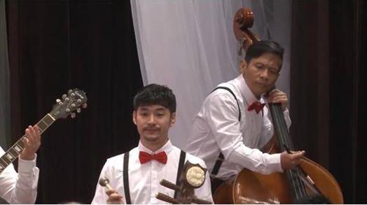 赵本山携赵家班合体表演