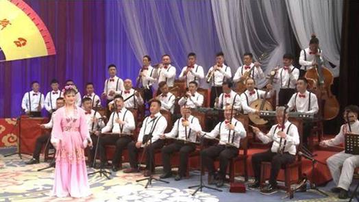 赵本山携赵家班合体表演