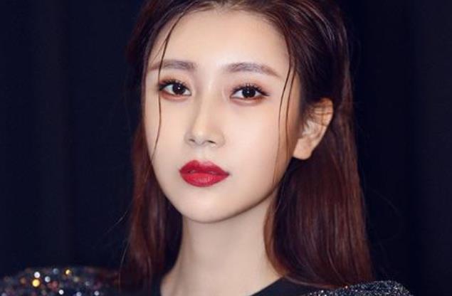 陈楚月个人资料及感情经历：陈楚月泳装图片