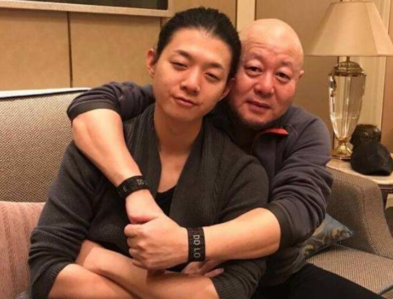 火风霍尊为什么不同姓：霍尊的母亲是谁