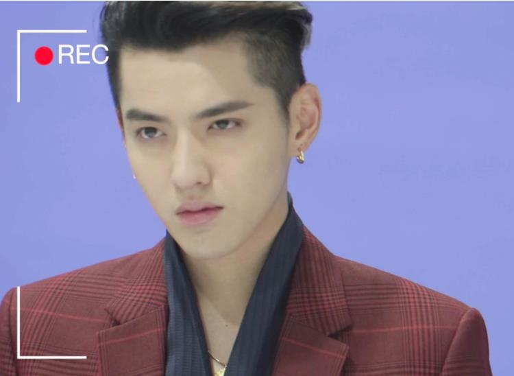 是谁在捧吴亦凡？吴亦凡的资源为什么这么好