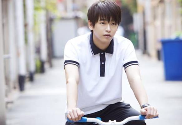 彭昱畅什么身世家庭背景如何？是谁在捧彭昱畅？