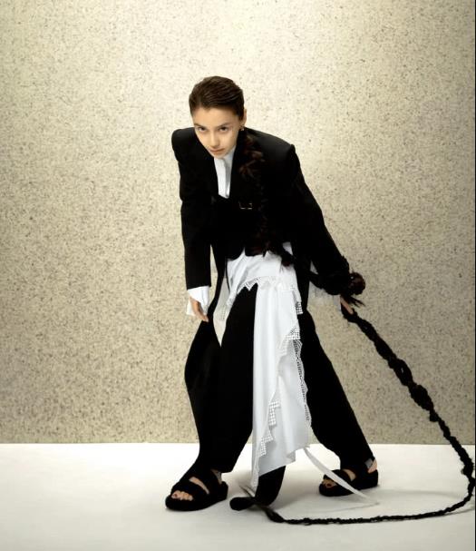 Angelababy两米长辫