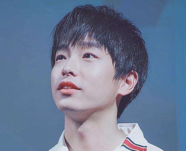 彭昱畅什么身世家庭背景如何？是谁在捧彭昱畅？