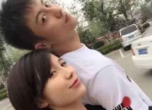 王雨馨怎么认识黄景瑜的：黄景瑜王雨馨在一起多久了