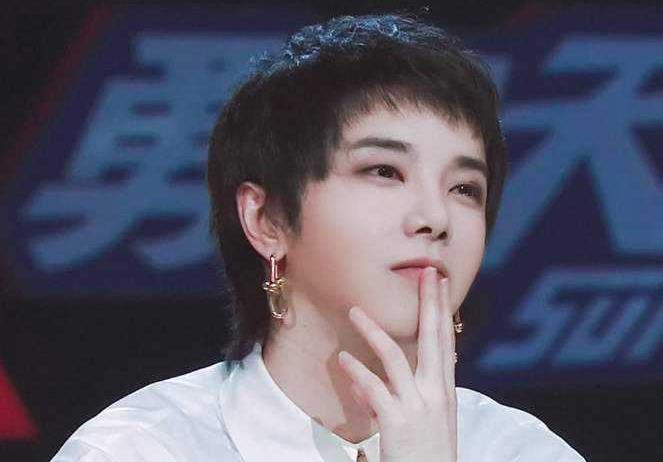 华晨宇真名叫什么：华晨宇为什么叫花花？