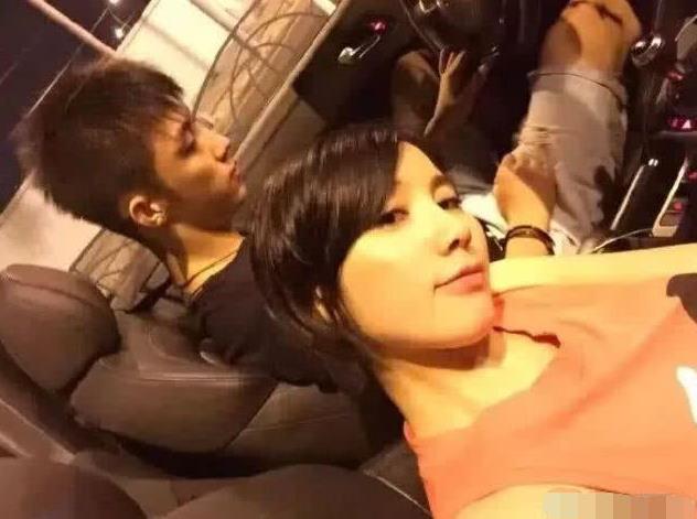 王雨馨怎么认识黄景瑜的：黄景瑜王雨馨在一起多久了