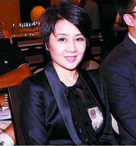 梁安琪的人生故事：梁安琪年轻时的图片