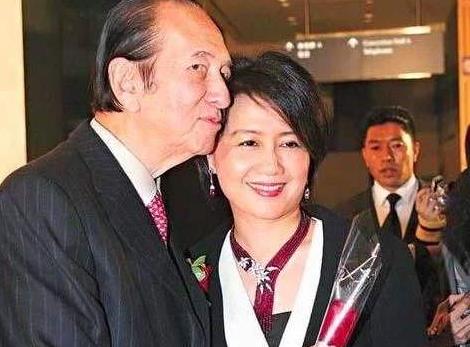 梁安琪的人生故事：梁安琪年轻时的图片