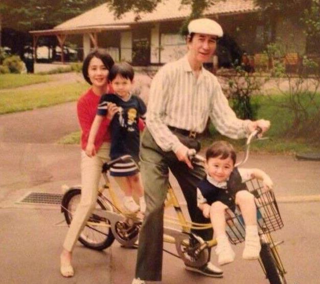 梁安琪的人生故事：梁安琪年轻时的图片