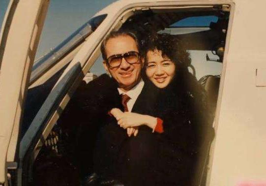 梁安琪的人生故事：梁安琪年轻时的图片