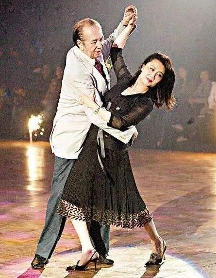 梁安琪的人生故事：梁安琪年轻时的图片