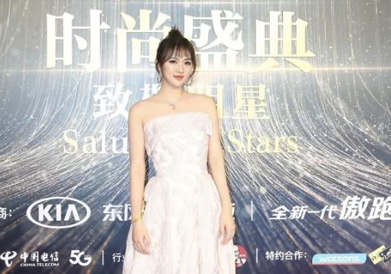 姚安娜为什么不姓任:姚安娜资料照片 姚安娜为什么不姓任:姚安娜资料照片