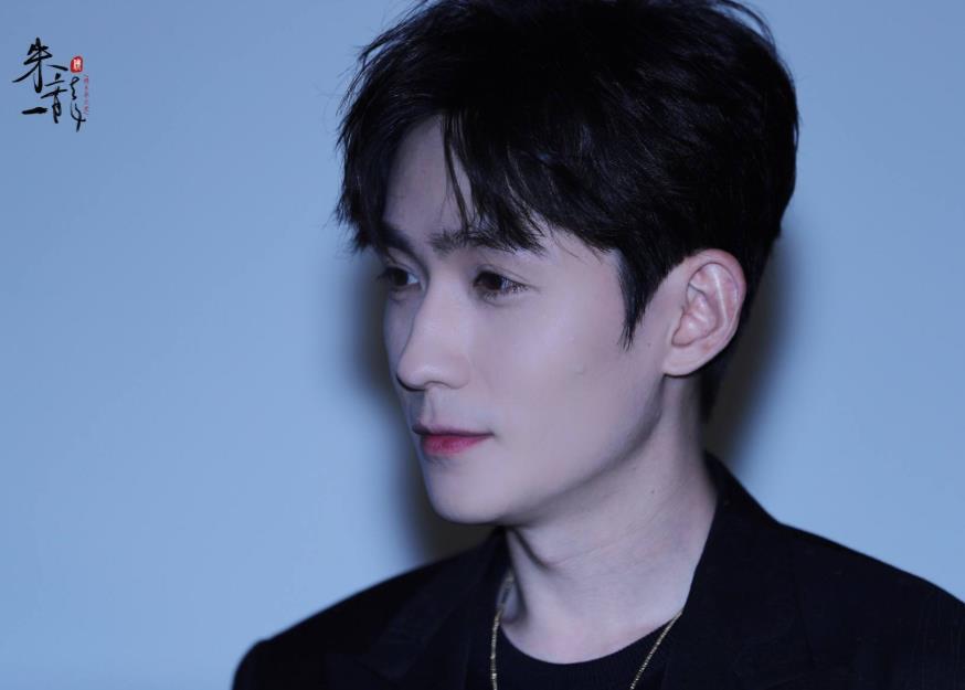 朱一龙现在的女朋友是谁：朱一龙前女友都有谁