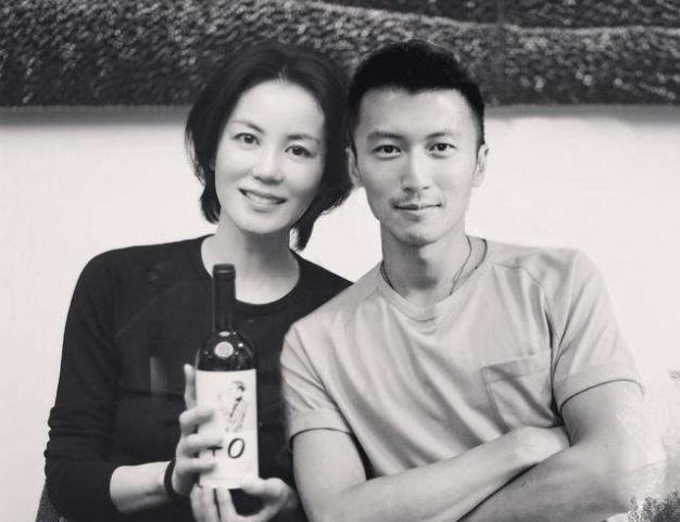 王菲是不是谢霆锋初恋？王菲谢霆锋感情历程