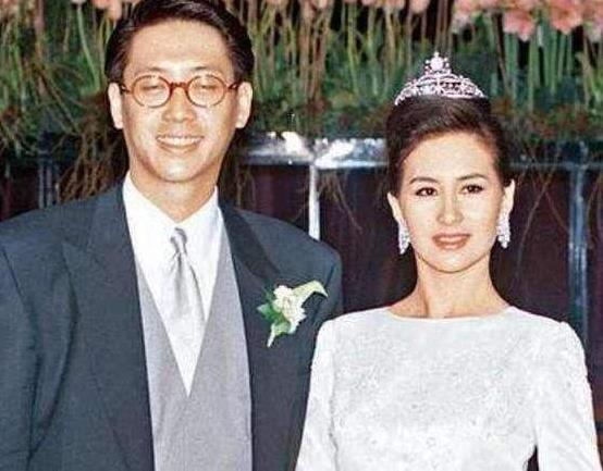 何超琼的几段感情经历:何超琼年轻时候的图片 何超琼的几段感情经历:何超琼年轻时候的图片