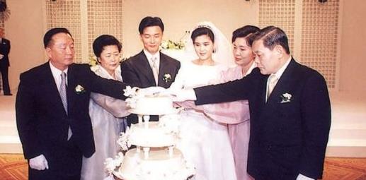 李富真怎么看上任佑宰的？李富真年轻时图片