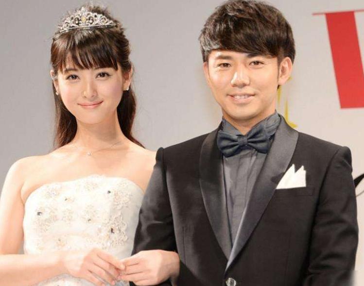 渡部建让妻子接情人电话：让妻子去问情人这样的问题