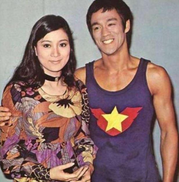 丁佩的人生经历：丁佩年轻时的最美照片