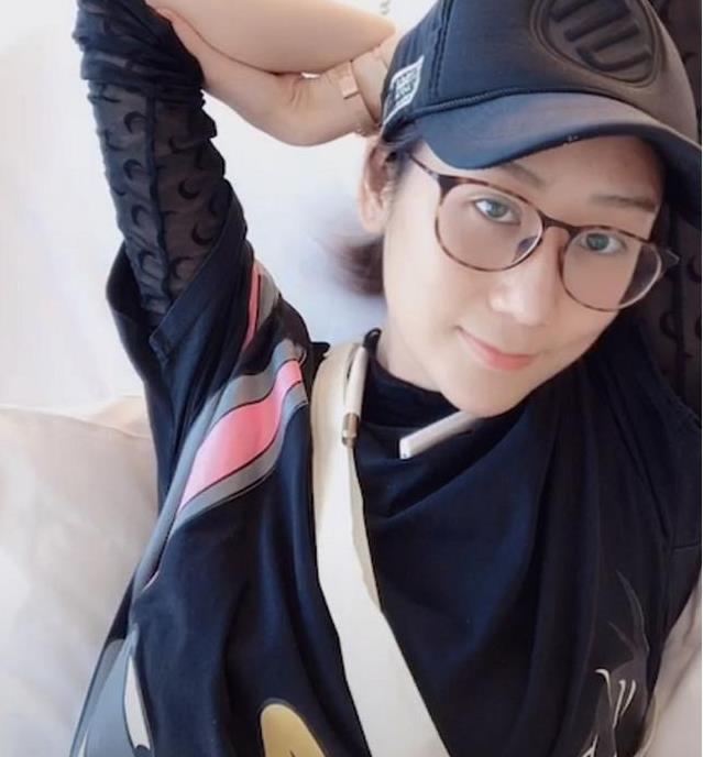 蒋丽莎住院还直播带货