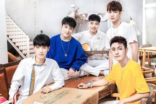 恋与白侍从五人真名及真实关系：恋与白侍从妹妹真容