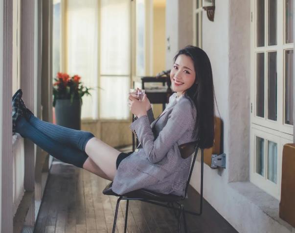 王艺瑾张新成什么关系：嘉行王艺瑾家庭背景及个人资料