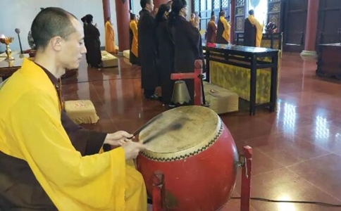 芳振法师：佛教花鼓怎么敲？