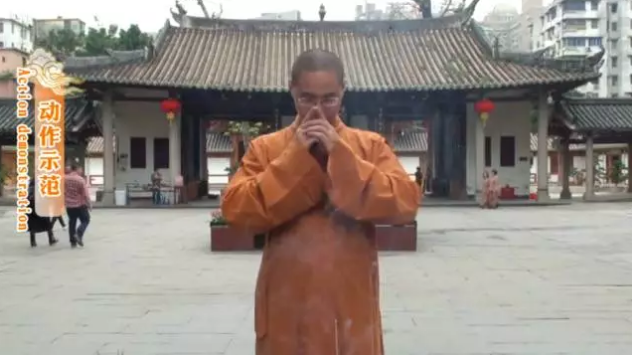 正确上香拜佛姿势图解：先上香，后问讯