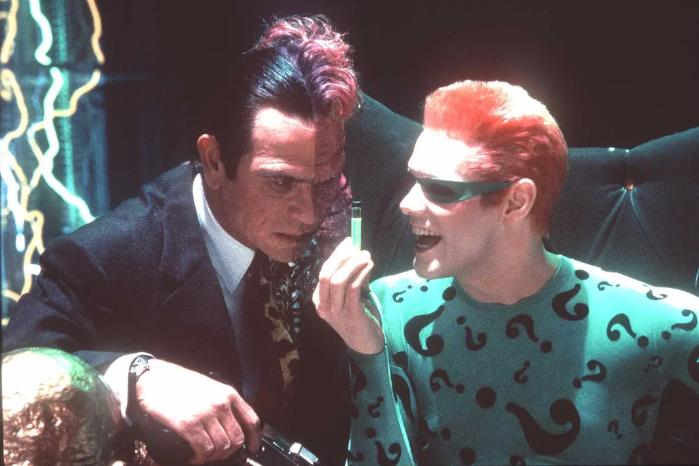 导演乔舒马赫去世：乔舒马赫版蝙蝠侠讲的什么