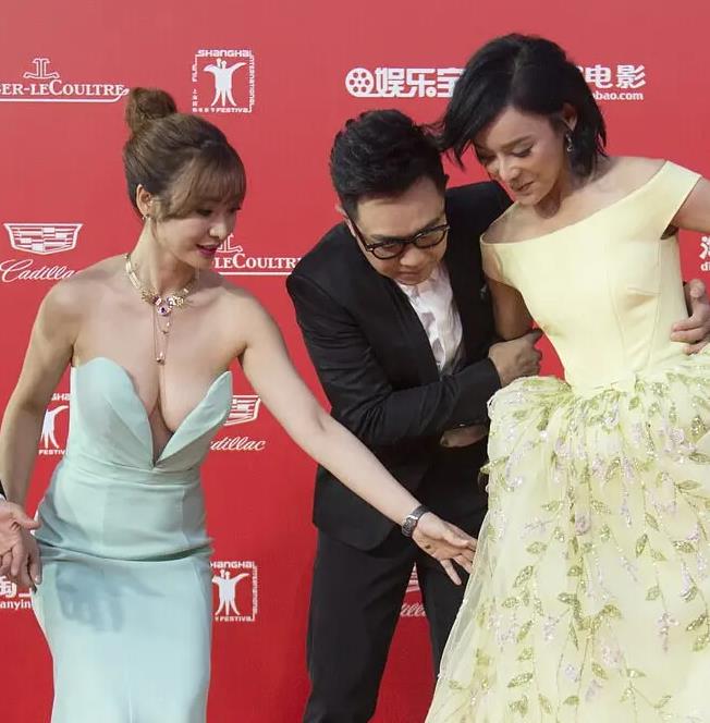 十大胸大女明星排行榜图片：胸最大的十个女星