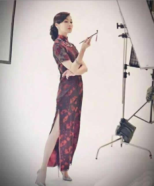 万绮雯大长腿美图