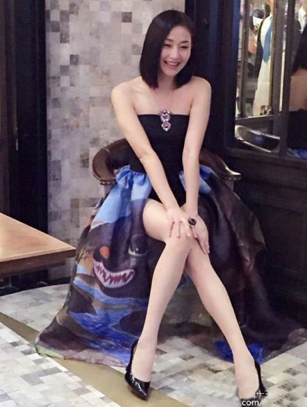 万绮雯大长腿美图