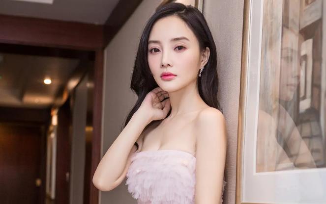 十大胸大女明星排行榜图片：胸最大的十个女星