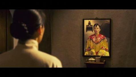 镜子唤醒前世记忆：从镜中看自己的前世